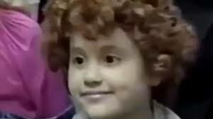 Inicia su carrera actoral.