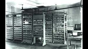 Calculadora Automática con Almacenamiento por Retardo Electrónico