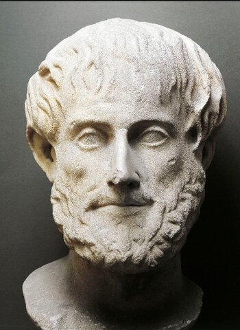 Aristóteles (384 a.C. – 322 a.C.)  Al igual que ocurre con su maestro Platón, tratar de resumir la filosofía de Aristóteles en un párrafo sería un crimen. Por ellos