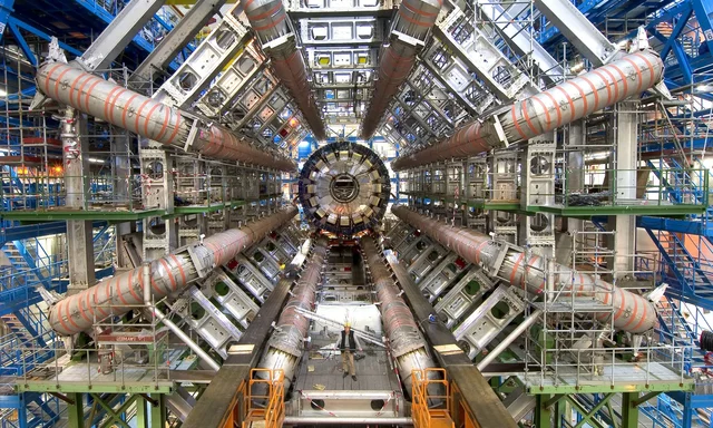 POSADA EN FUNCONAMENT DE L'LHC