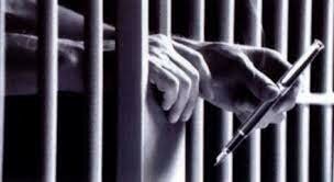 Encarcelado como traidor por 70 días