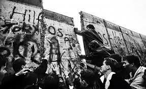 Berlinerkranser fall og samlinga av Tyskland