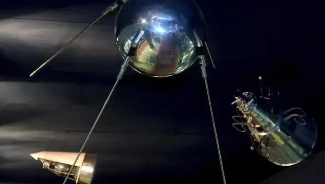 LA UNION SOVIETICA ENVIA AL ESPACIO AL PRIMER SATELITE