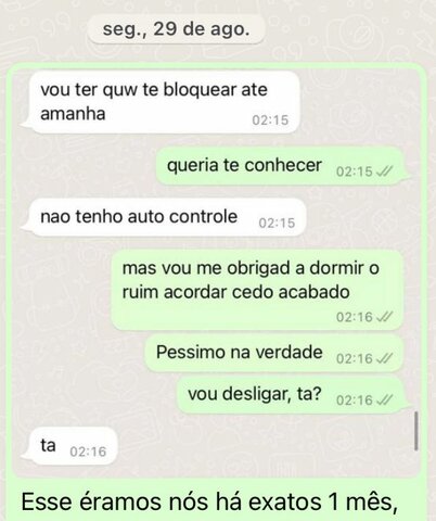 um mês