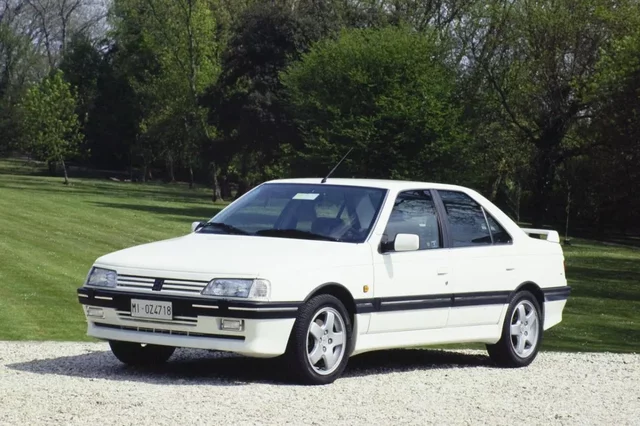 Lanzamieto del PEUGEOT 405