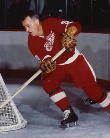 When Gordie Howe joined the Red wings he wore #17