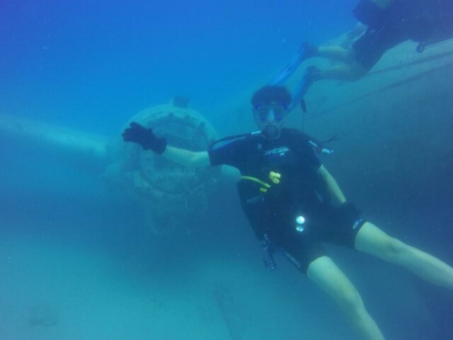 Buzeatu egazkin batean