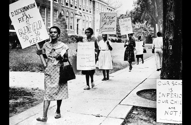 Surgimiento en tiempo de crisis en América