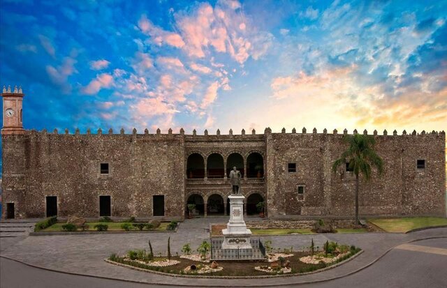 Emiliano Zapata, entered Cuernavaca, capital of the state of Morelos with 5000 men.