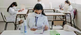 Regrese a clases presenciales y conoci nuevos amigos