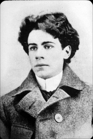 Robertine prend Émile Nelligan sous son aile