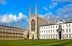 Se fundó el Center for Literary and Linguistic Computing en la Universidad de Cambridge