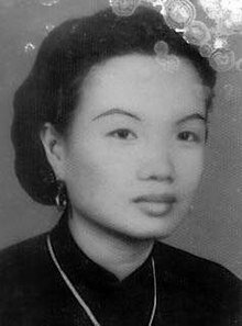 Saloth Sar se casa y regresa a Camboya