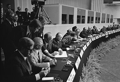 FIRMA DE LA CARTA DE PARÍS