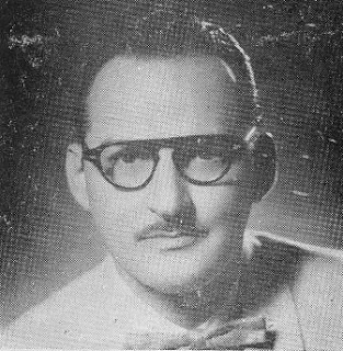 Julio Gutierrez dirige la orquesta San José.