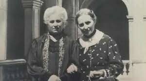 Instauración del asilo Mompiano