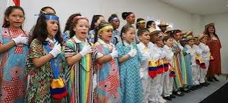 Elaboración de los Primeros Programas Bilingues Interculturales