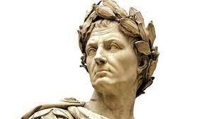 Nasce a Roma nel 100 a.C.