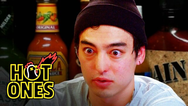 Joji appears on Hot Ones