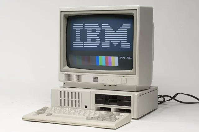 Computadoras personais- IBM en 1981 (PC).