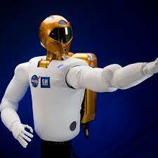 6ª GENERCION: robot humanoide como astronauta