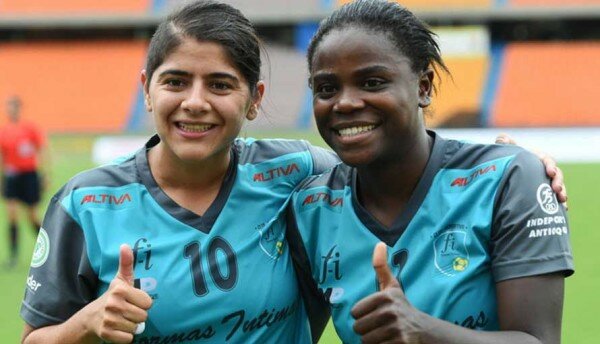 FORMACIÓN DE SU CARRERA