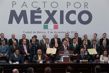 PRI, PRD, PAN y el presidente Peña Nieto firman el “Pacto por México”