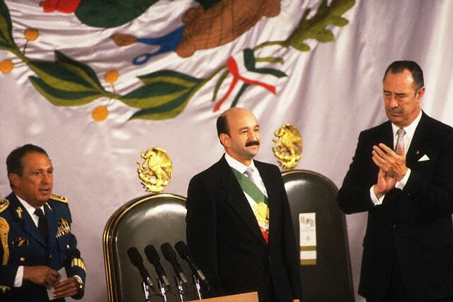Inicia la presidencia de Carlos Salinas de Gortari