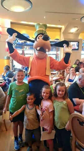 Vaig anar a EuroDisney amb amics