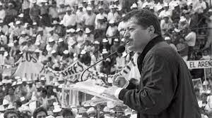 Asesinan a Luis Donaldo Colosio y Ernesto Zedillo lo sustituye como candidato presidencial del PRI.