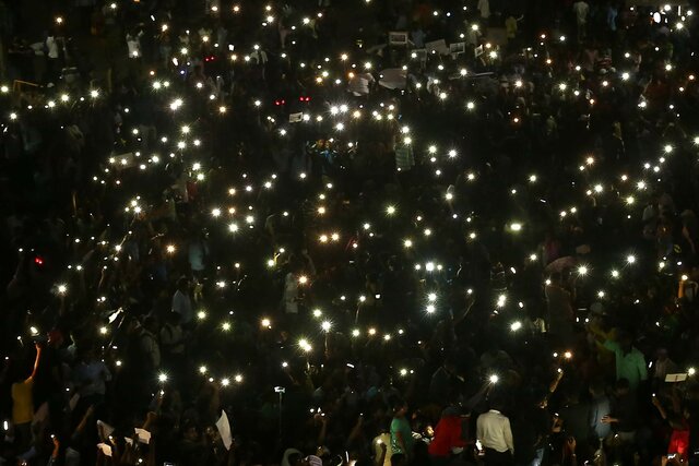 Protests intensifies: day and night