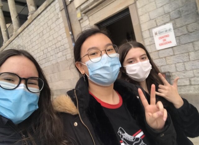 Elene eta Vanessarekin geratu nuen lehenengo aldia