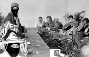 Inician los diálogos entre la Cocopa, Conai y el EZLN en La Realidad, Municipio de San Andrés, Chiapas.