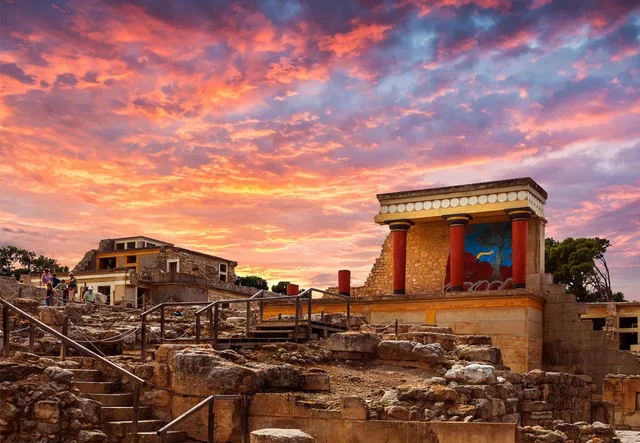 KNOSSOS PALACE WAS CREATED