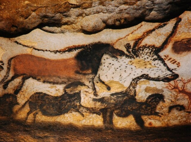 Great Hall of the Bulls Cave paintings (Global Prehistory)