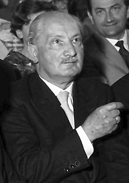 MARTIN HEIDEGGER