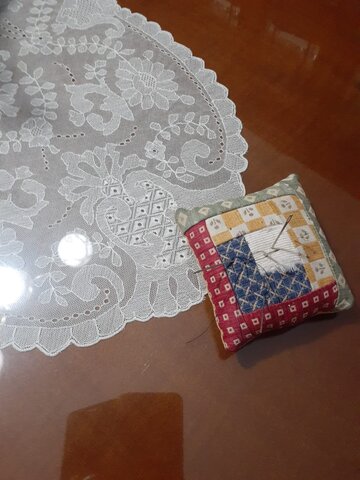 Aprendió a coser y hacer las labores de artesanía como los bordados tul que es la artesanía típica de Granada