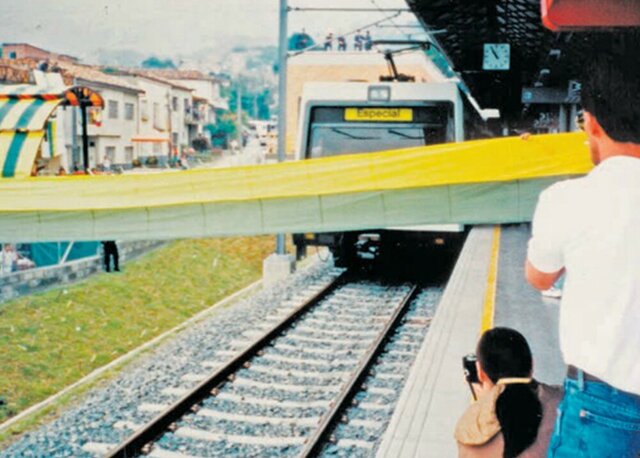INAUGURACION METRO MEDELLIN
