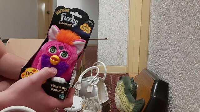 Brinquedos com IA -  Furby se torna o primeiro robô doméstico