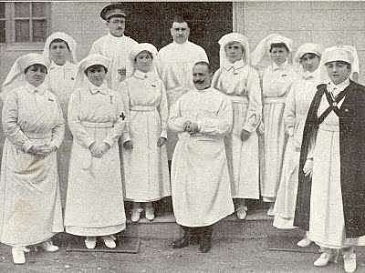 Ignacio Torres abre una escuela de Obstetricia 1