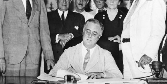 Economic policy of the NEW DEAL by Roosevelt