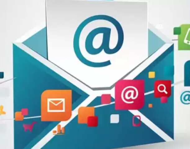 Se crea la primera aplicación (Correo electrónico)