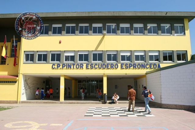 APOYO Y REFUERZO ESCOLAR