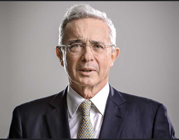 Alvaro Uribe se posiciona como presidente