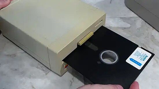 IBM construyó el primer floppy disk
