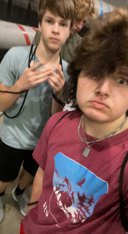 J’allé Six Flags avec mon amis.