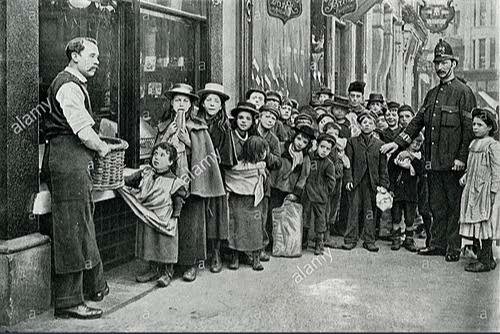 SE FUNDÓ EN LONDRES LA SOCIEDAD DE LA ORGANIZACIÓN DE LA CARIDAD