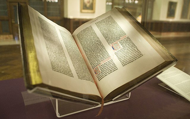 TRADUCCIÓN DE LA BIBLIA HEBREA