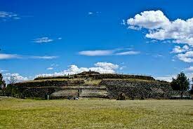 Cuicuilco: first city between 300 BC and 1 AD
