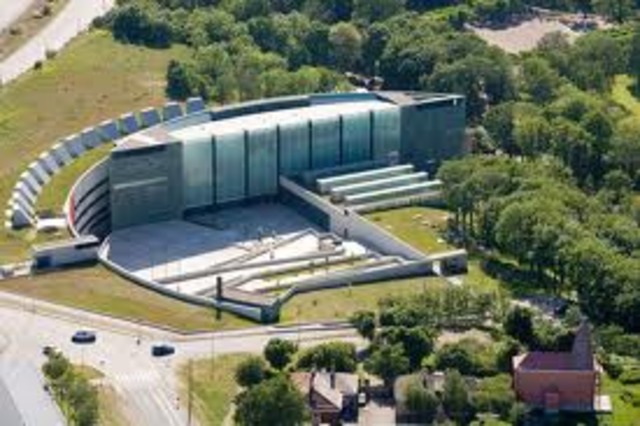 Дворец, где находился музей был отнят, с целью его перестройки в резиденцию Президента Эстонии